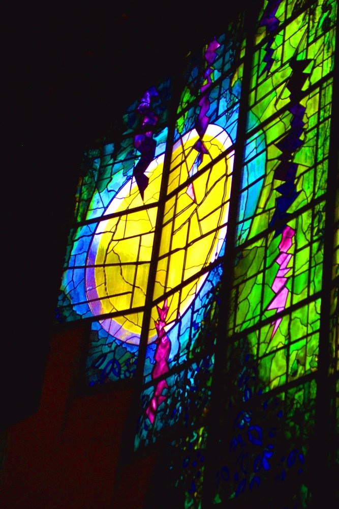 Stained glass window by John Piper in the Robinson College Chapel